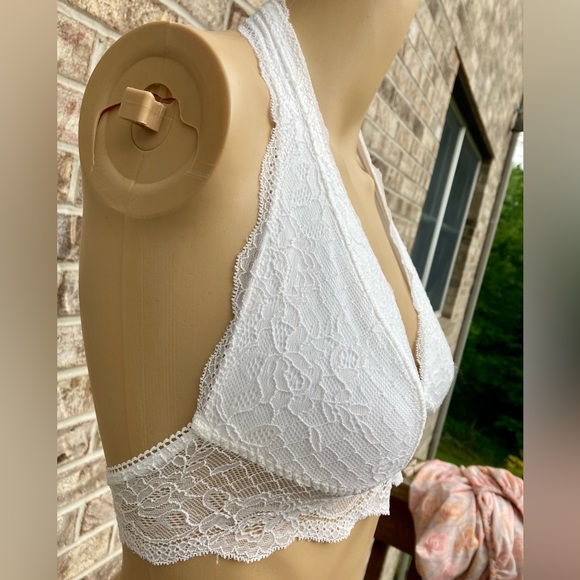 NWTs Abercrombie & Fitch White Lace Bralette - Picture 3 of 7